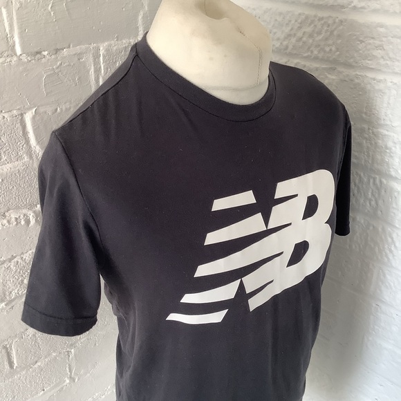 New Balance Crew Neck T Shirt - Size M - Black & White - Cotton - P2P 21โ - Picture 3 of 7
